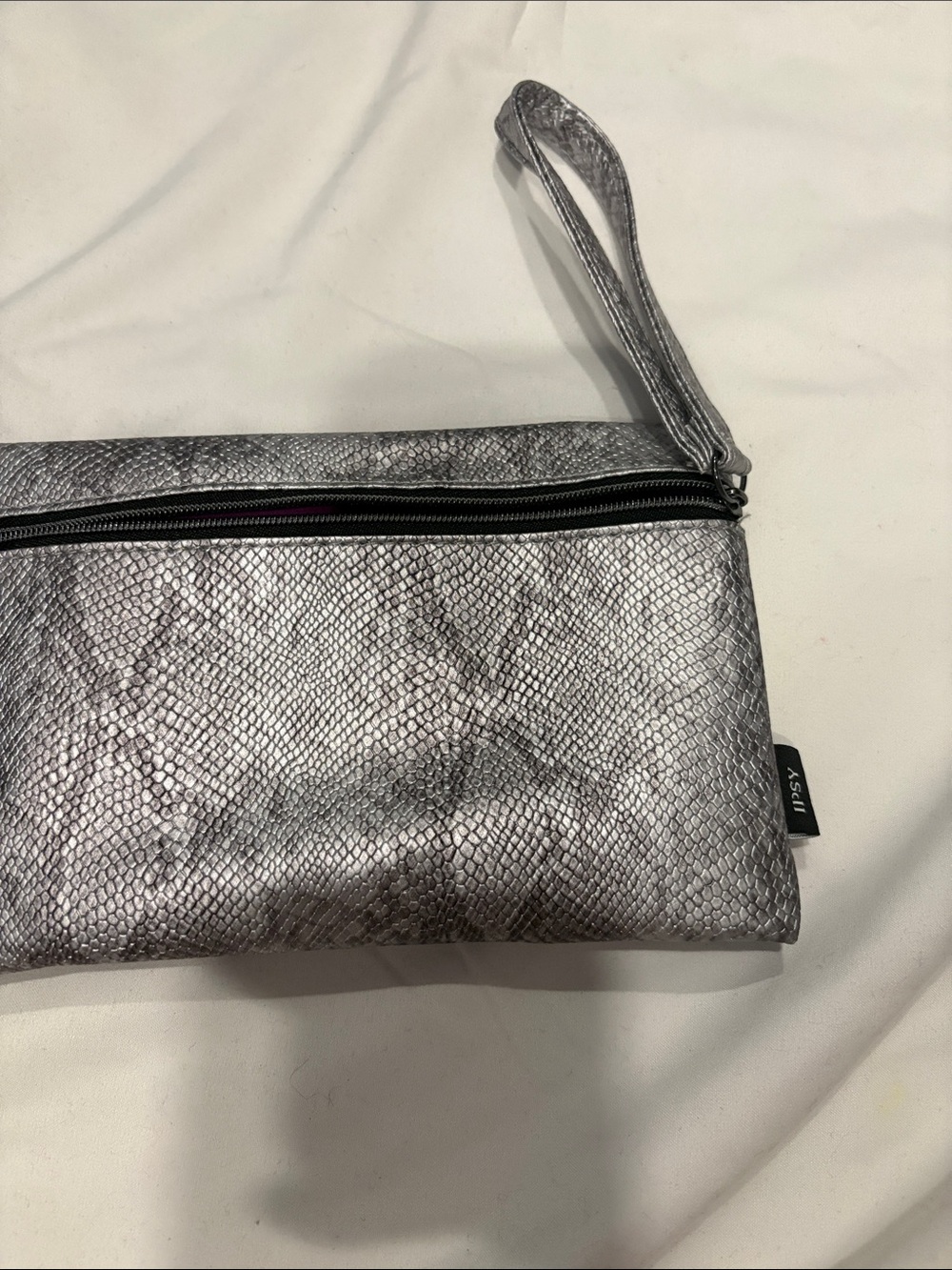 ipsy Metallic Silver Snake-Texture Wristlet Makeup Bag - Picture 3 of 6